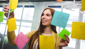 Finanzierung, Marketing, Unternehmen, Mitarbeiterin